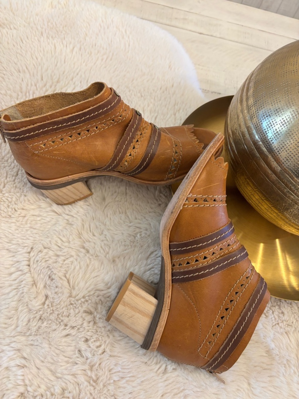 DKODE Authentic Leather Sandals in EUC
Size EUR 38/US 7.5 - Picture 2 of 6